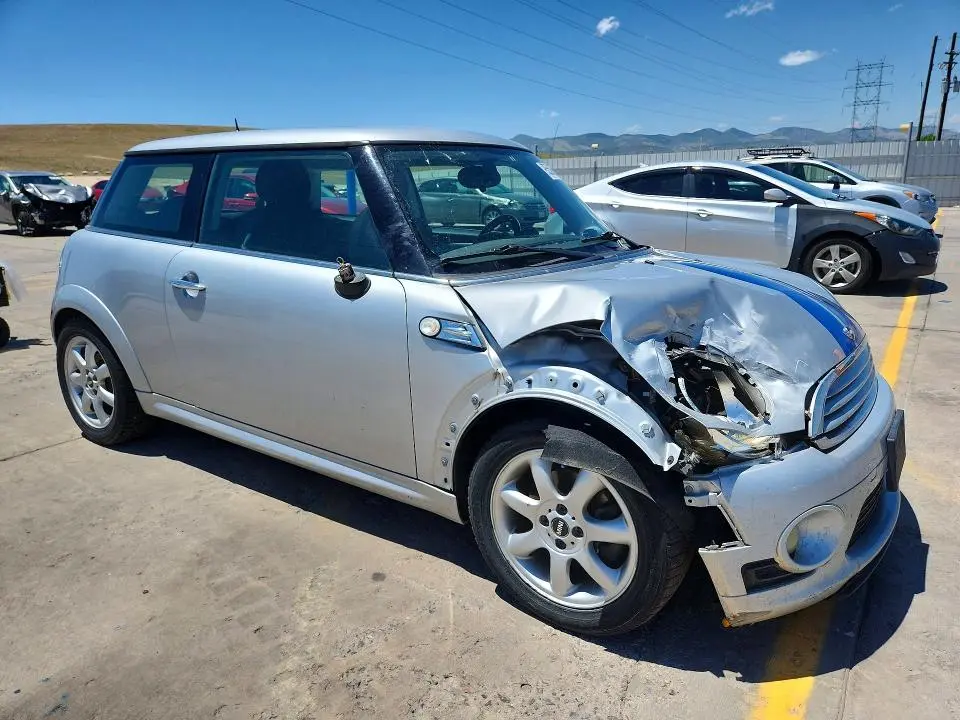 2010 MINI COOPER   