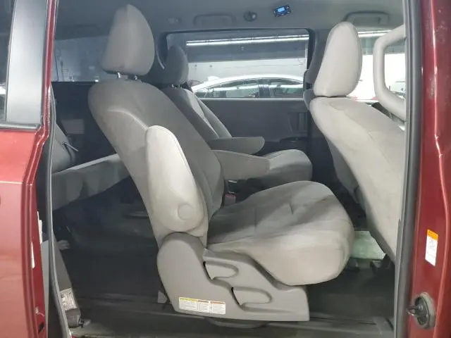 2017 TOYOTA SIENNA   
