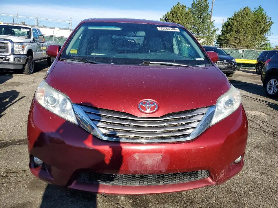 2015 TOYOTA SIENNA XLE 7-PASSENGER  