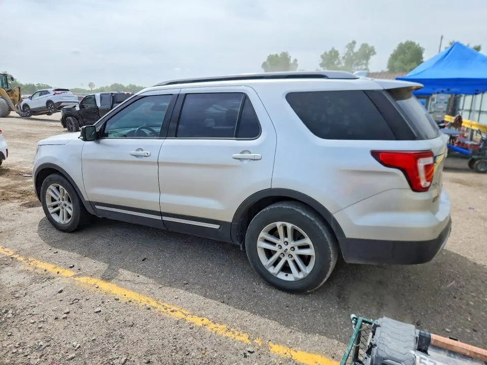 2017 FORD EXPLORER XLT  
