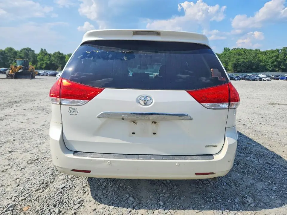 2014 TOYOTA SIENNA LIMITED 7-PASSENGER  