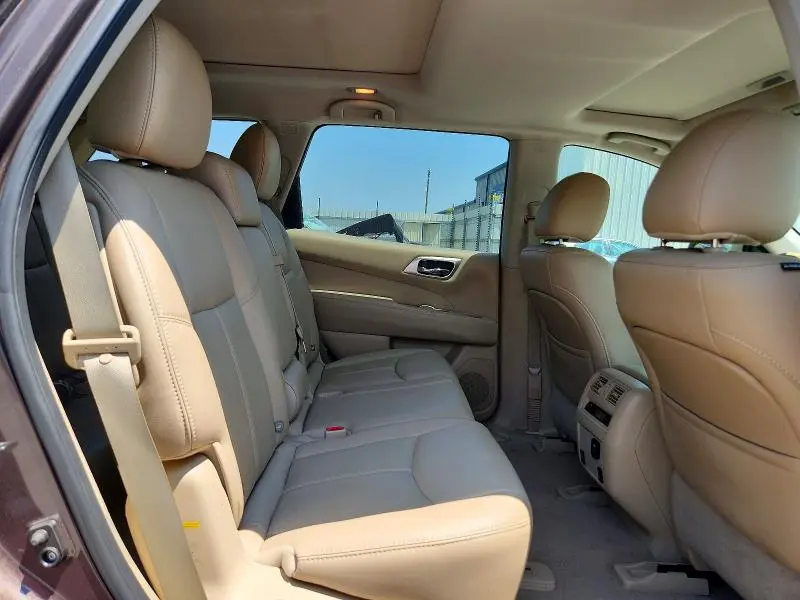2015 NISSAN PATHFINDER SL  