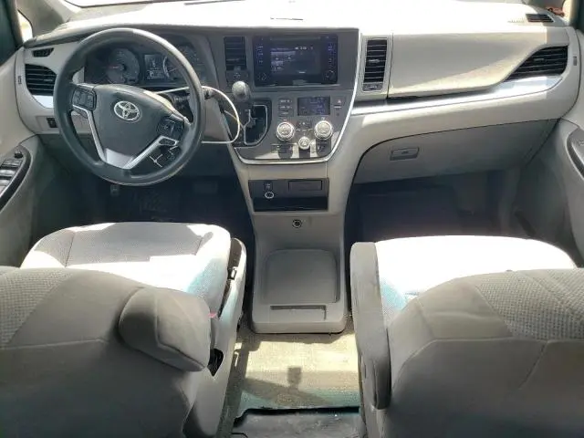 2017 TOYOTA SIENNA   