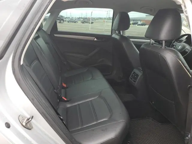 2014 VOLKSWAGEN PASSAT SE  