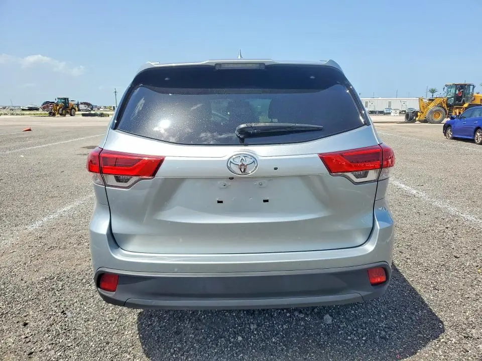 2019 TOYOTA HIGHLANDER XLE  