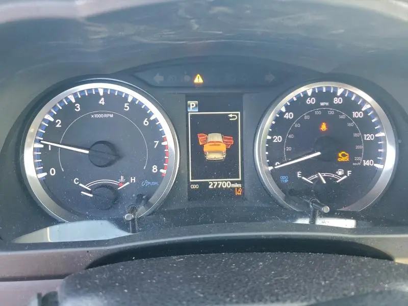 2019 TOYOTA HIGHLANDER LE  