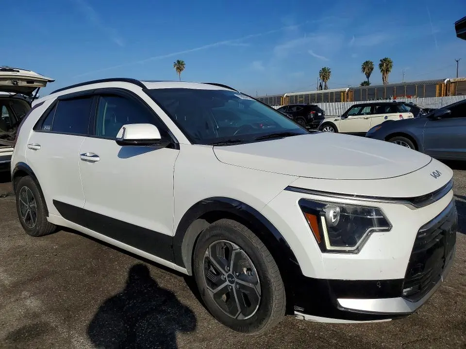 2023 KIA NIRO SX  