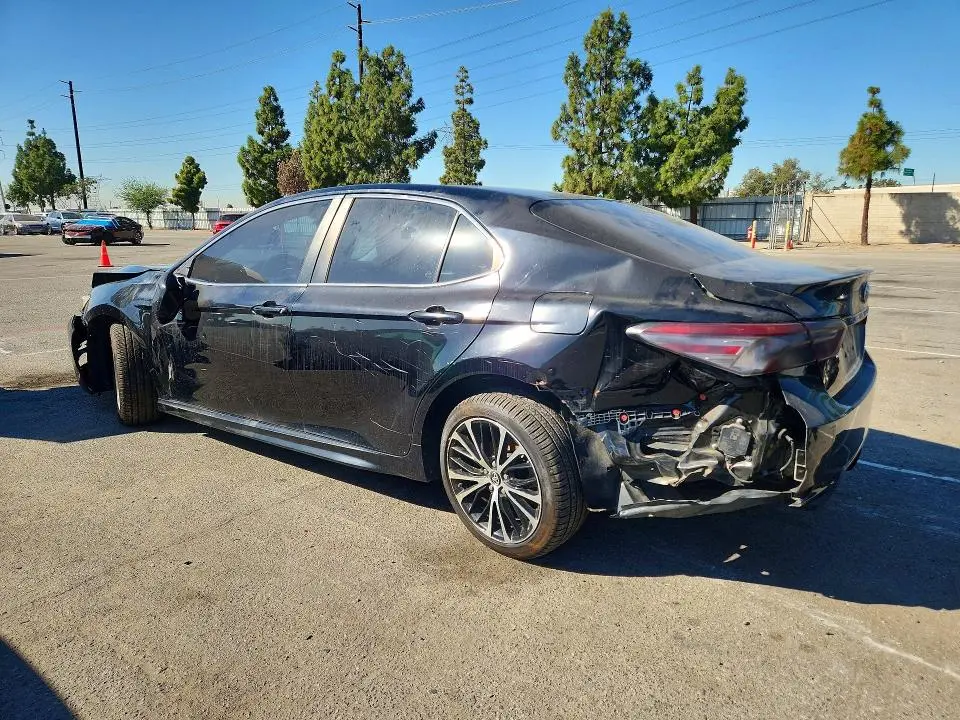 2018 TOYOTA CAMRY SE  