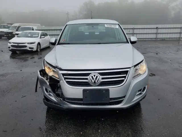 2011 VOLKSWAGEN TIGUAN S  