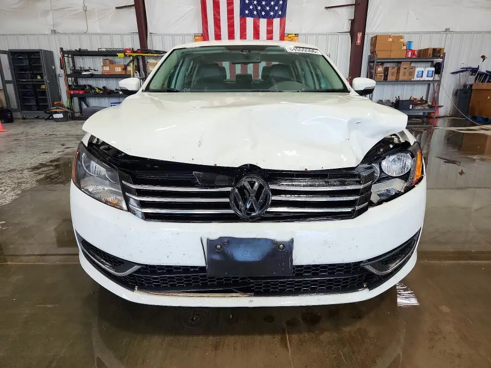 2014 VOLKSWAGEN PASSAT SE  