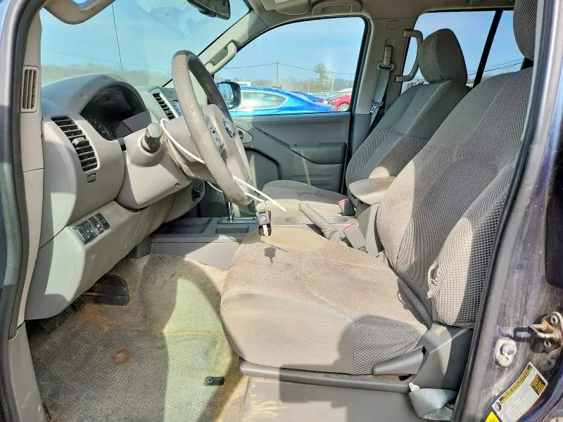 2015 NISSAN FRONTIER SV  