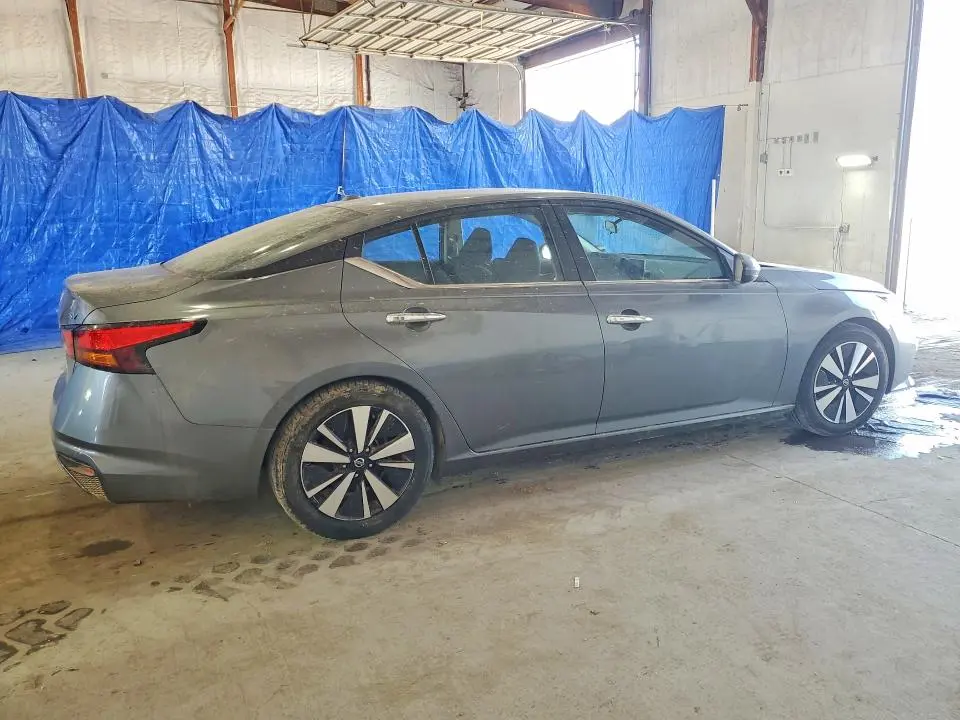 2021 NISSAN ALTIMA SV  