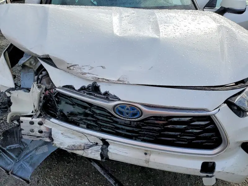2020 TOYOTA HIGHLANDER HYBRID XLE  