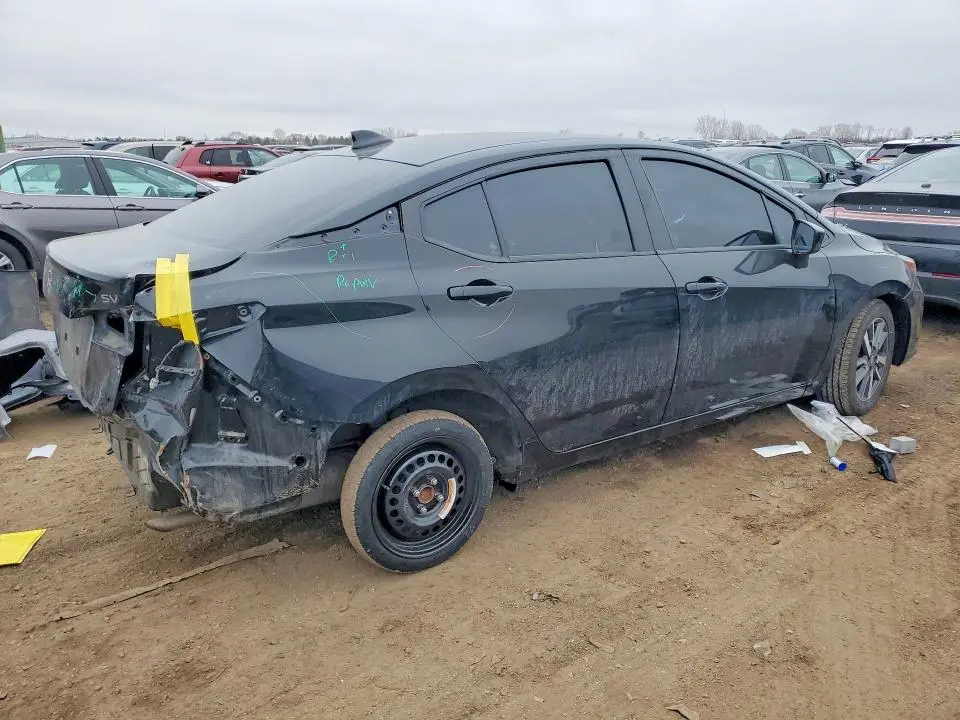 2023 NISSAN VERSA SV  