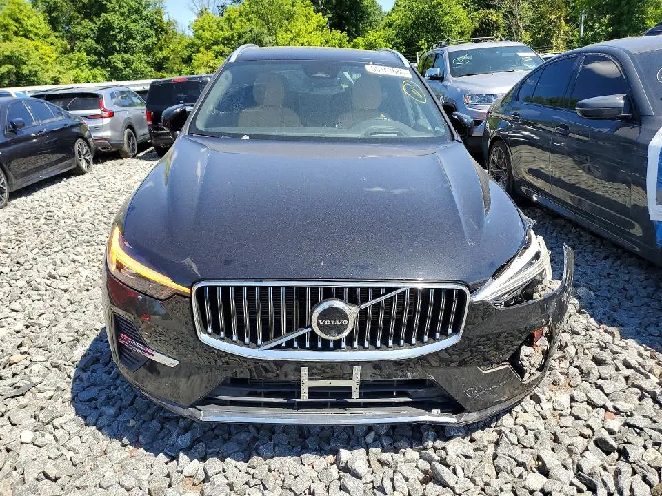 2022 VOLVO XC60 T8 RECHARGE INSCRIPTION  
