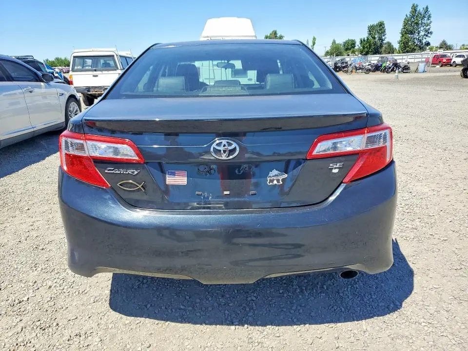 2013 TOYOTA CAMRY SE  