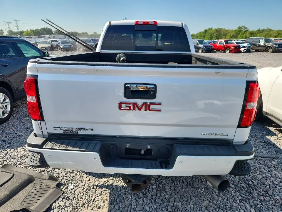 2018 GMC SIERRA K2500 DENALI  