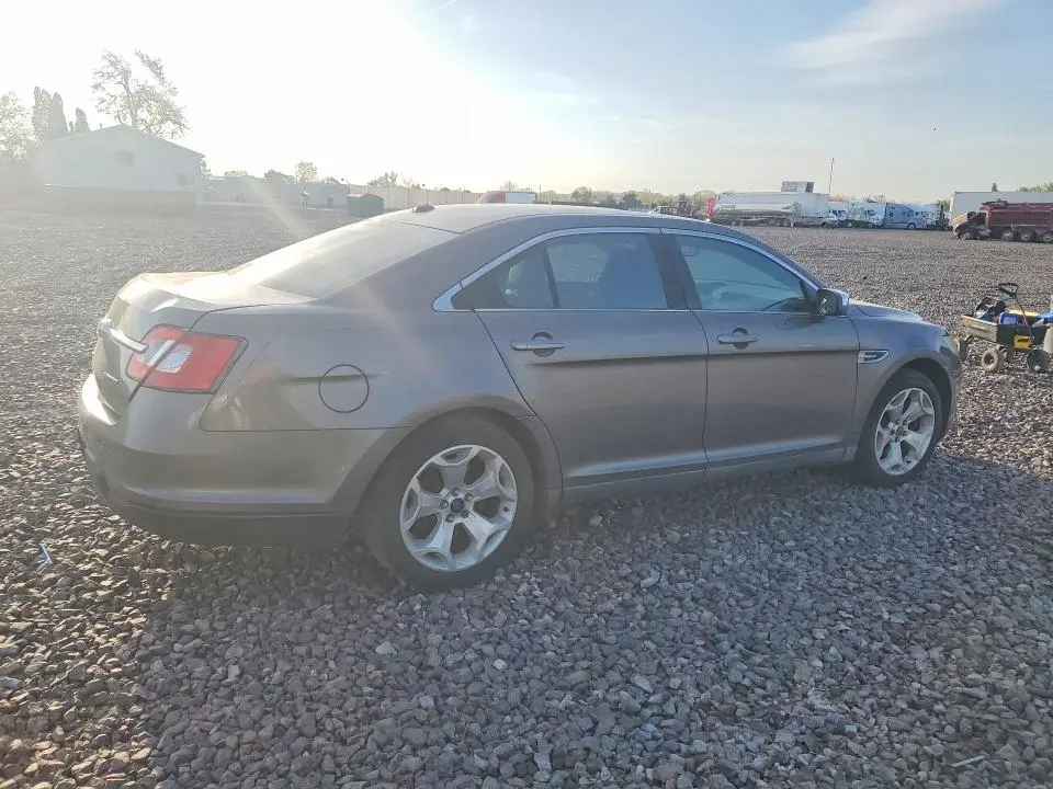 2011 FORD TAURUS LIMITED  