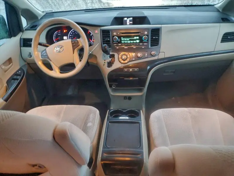 2011 TOYOTA SIENNA LE  