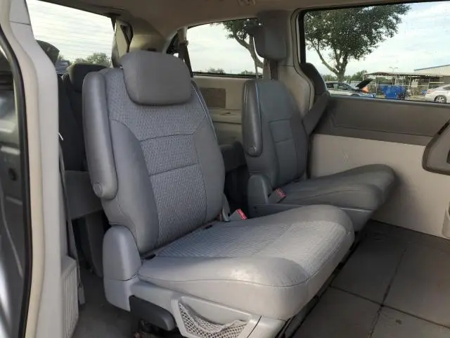 2010 CHRYSLER TOWN & COUNTRY TOURING  