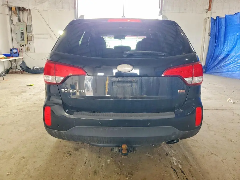 2015 KIA SORENTO LX  