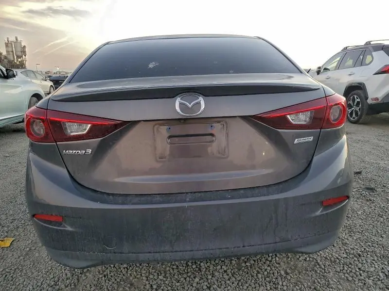 2018 MAZDA 3 TOURING  