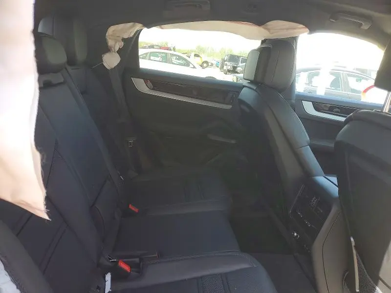 2026 PORSCHE CAYENNE COUPE  