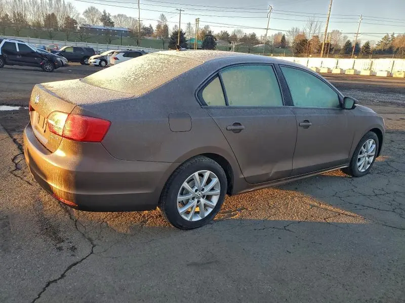 2012 VOLKSWAGEN JETTA SE  