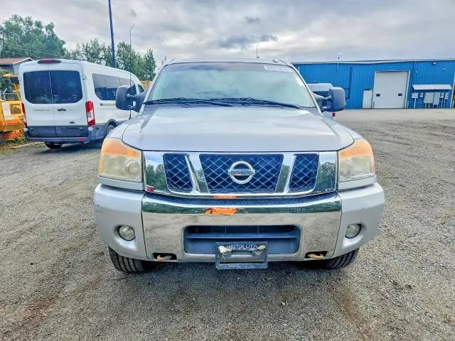 2010 NISSAN TITAN SE  
