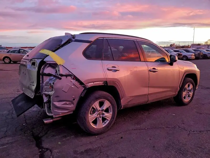 2021 TOYOTA RAV4 XLE  