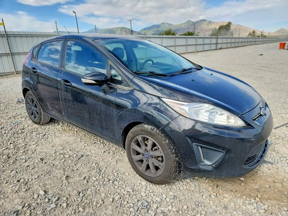 2013 FORD FIESTA SE  
