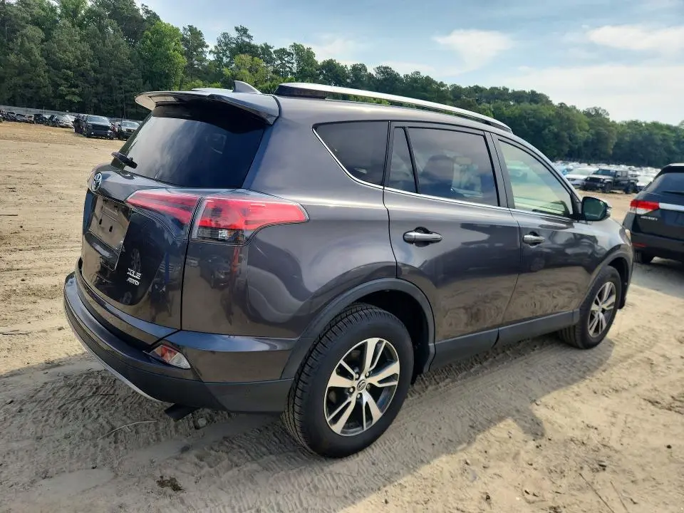 2018 TOYOTA RAV4 XLE  