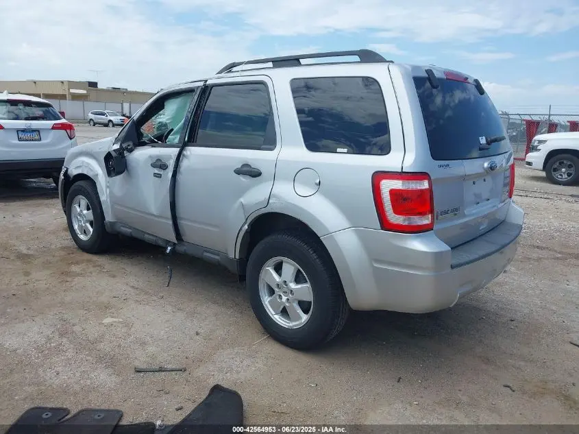 2011 FORD ESCAPE XLT