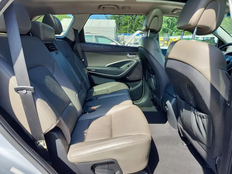 2016 HYUNDAI SANTA FE SE  