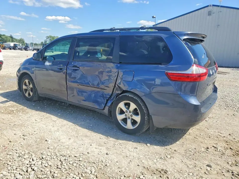 2017 TOYOTA SIENNA LE  