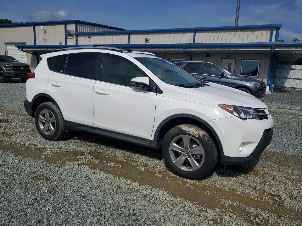 2015 TOYOTA RAV4 XLE  