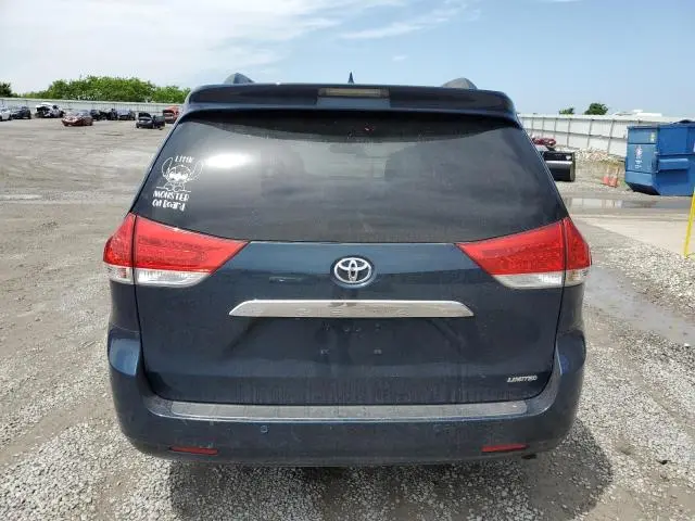 2011 TOYOTA SIENNA XLE  
