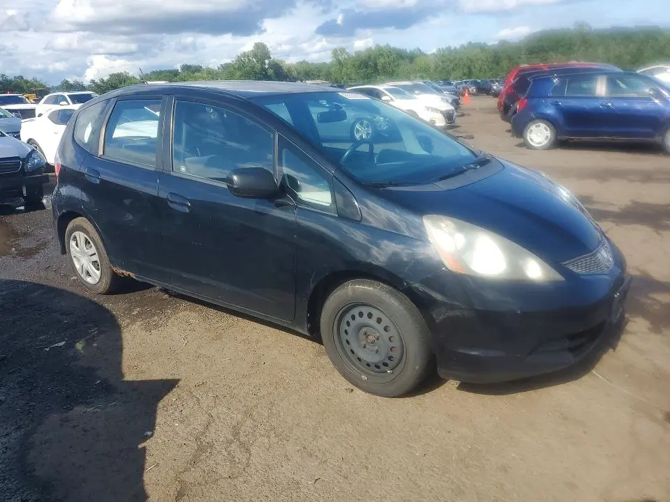 2011 HONDA FIT   