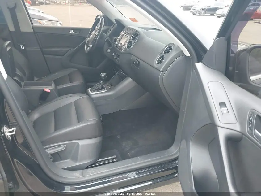 2012 VOLKSWAGEN TIGUAN SE
