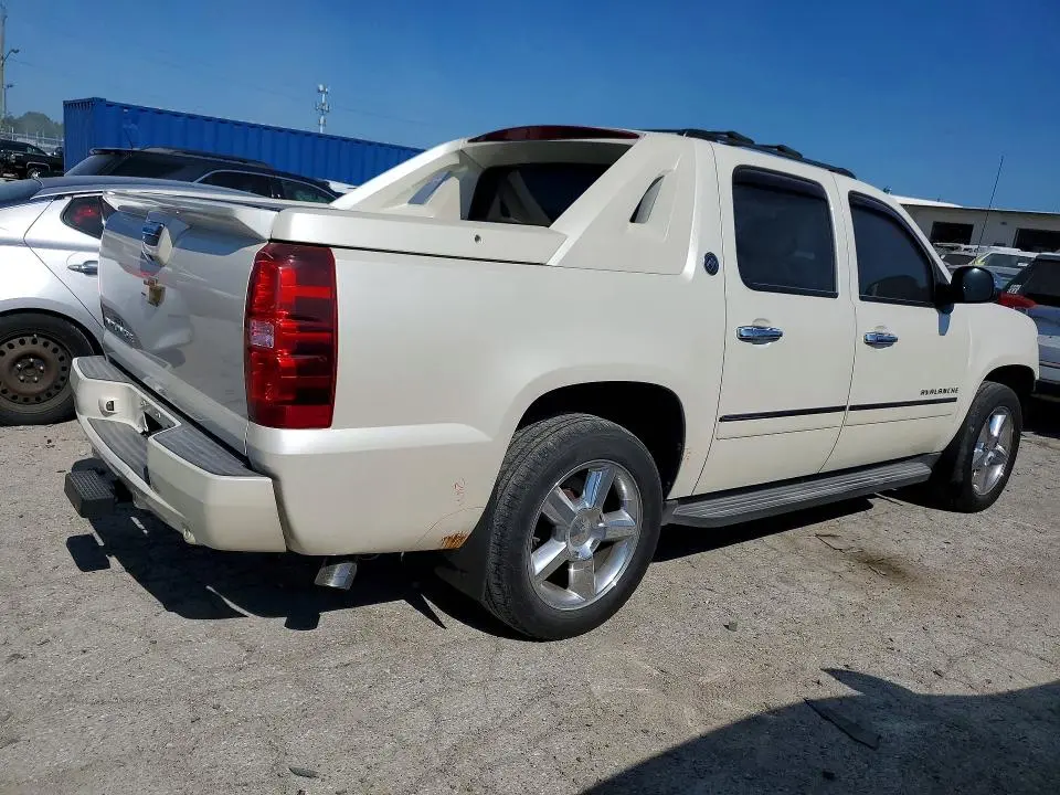 2013 CHEVROLET AVALANCHE LTZ  