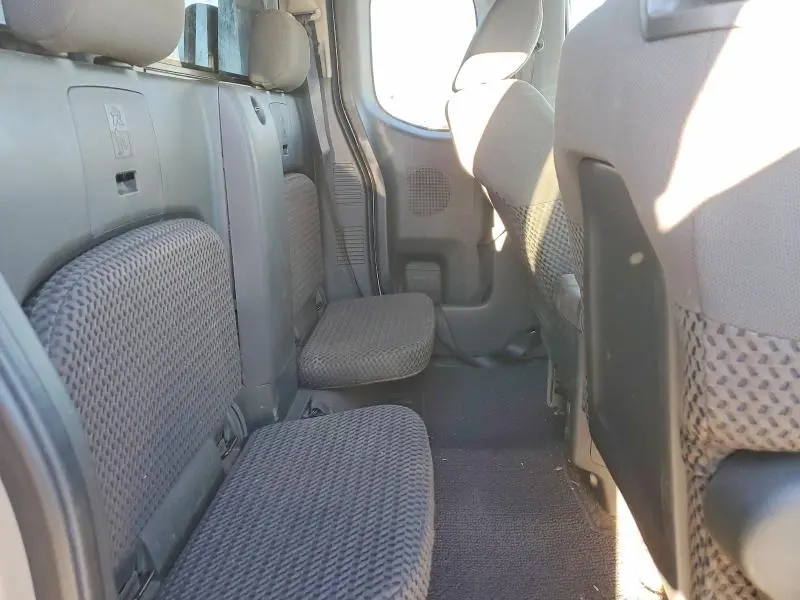 2012 NISSAN FRONTIER SV V6  