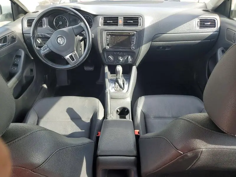 2012 VOLKSWAGEN JETTA SE  