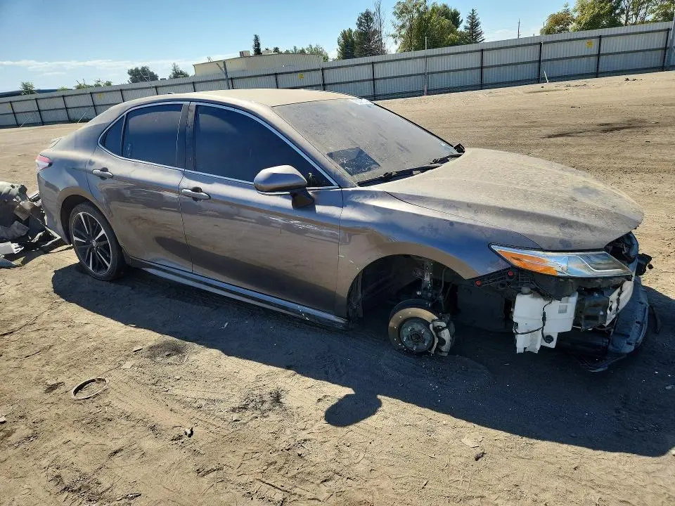 2020 TOYOTA CAMRY XSE  