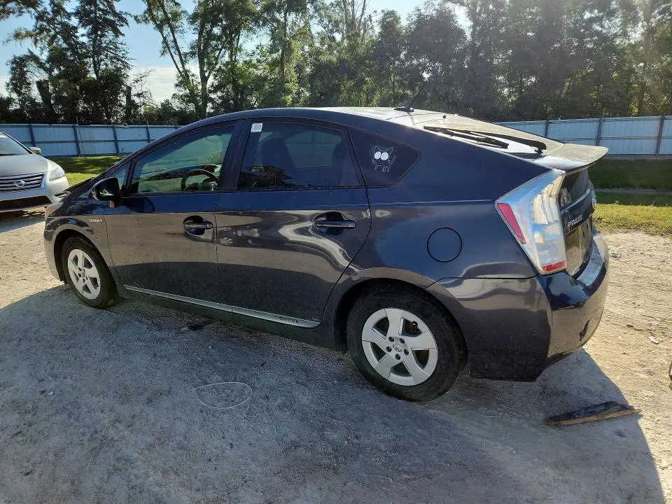 2011 TOYOTA PRIUS THREE  