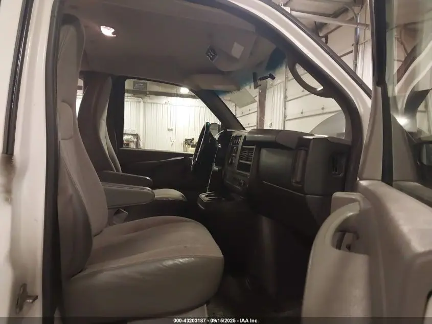 2013 GMC SAVANA 3500 LS