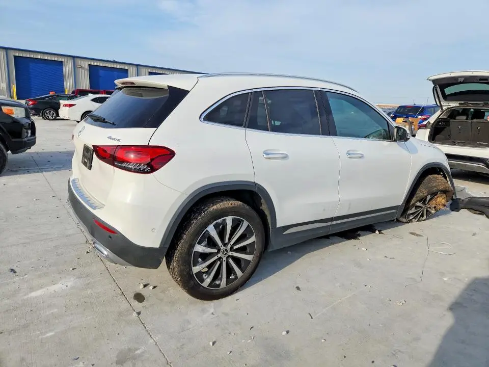 2023 MERCEDES-BENZ GLA 250 4MATIC  