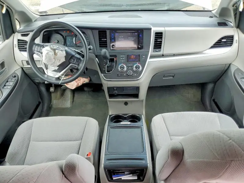 2015 TOYOTA SIENNA LE  