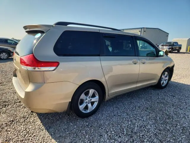 2012 TOYOTA SIENNA LE  