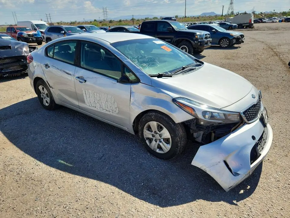 2017 KIA FORTE LX  