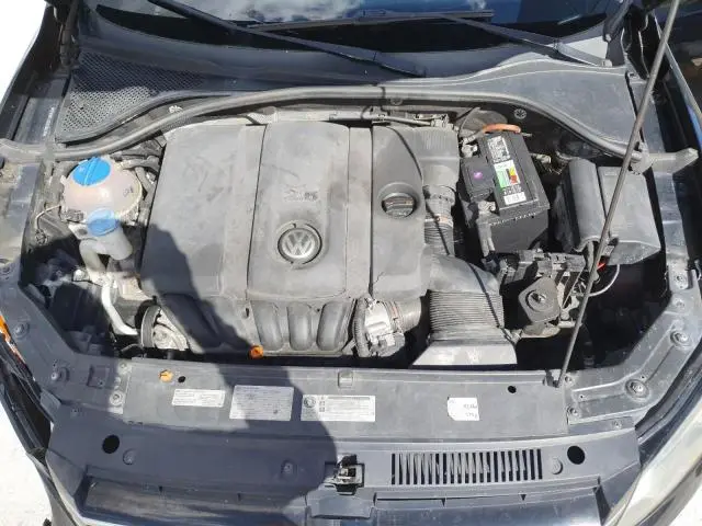 2013 VOLKSWAGEN PASSAT SE  